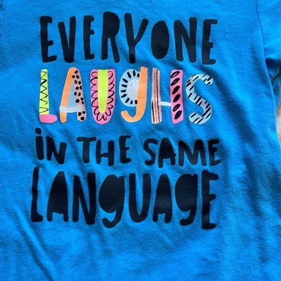 Cat and Jack. Everyone laughs the same language. Blue tee size 5t - Picture 2 of 5
